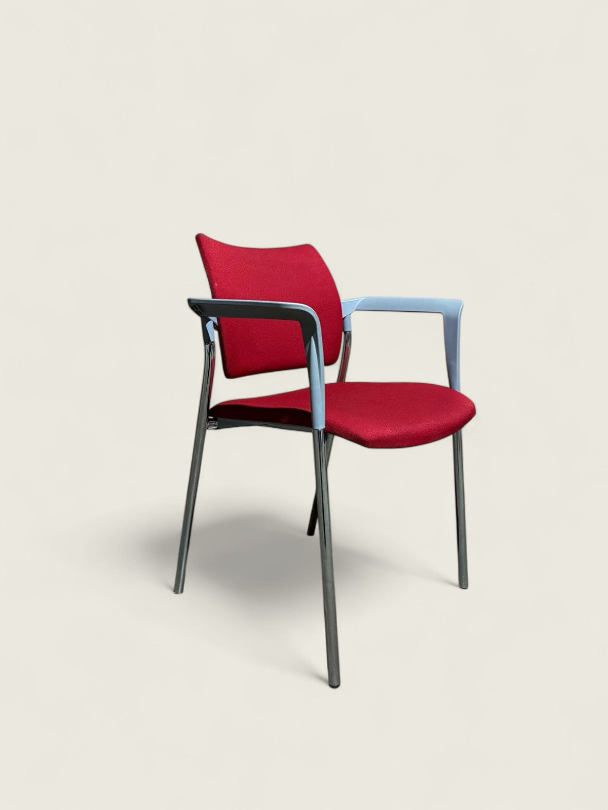 <tc>Boss Design</tc>: Torasen Kyos Bezoekersfauteuil - Gereviseerd