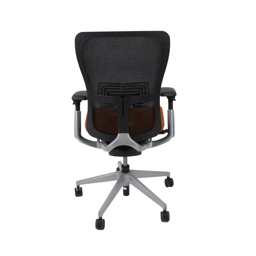 Haworth: Zody Comforto 89 bureaustoel in bruin leer/grijs frame - gerenoveerd