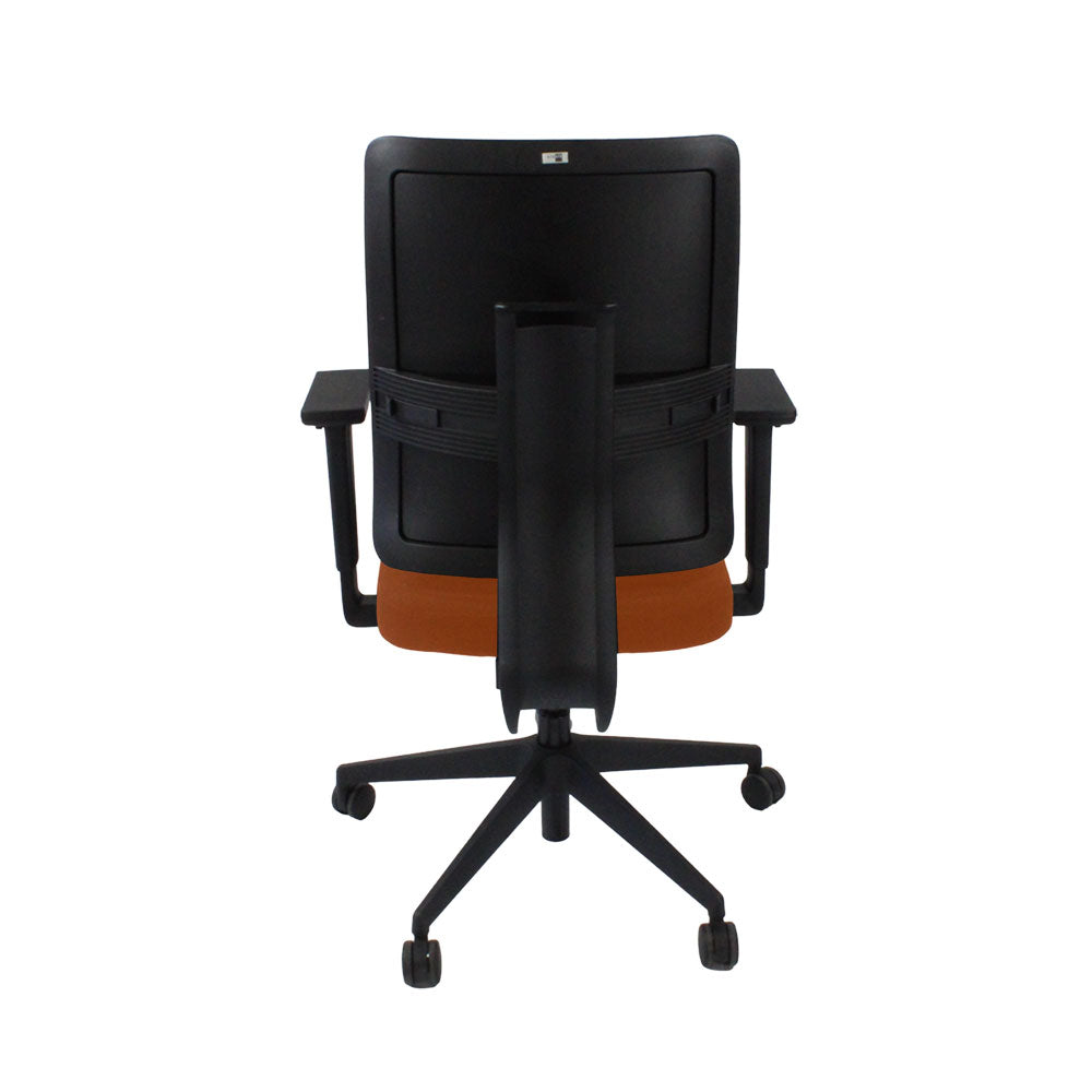 Viasit: Toleo Move gestoffeerde bureaustoel met rugleuning in bruin leer - gerenoveerd